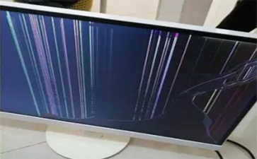 運(yùn)輸過(guò)程屏幕全部爆，中通快遞說(shuō)：誰(shuí)叫你選擇我們的快遞？