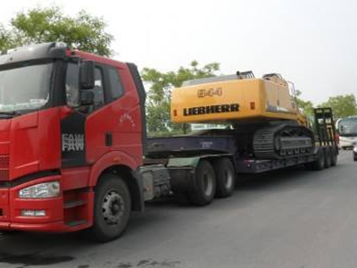 【工程設備長途運輸】青島拉運工程機械公司（圖1）