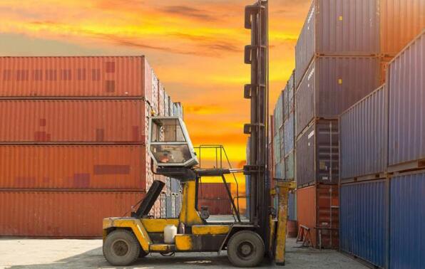 大件運(yùn)輸裝車與卸貨時需要注意的事項